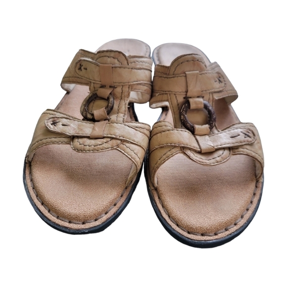 CLARKS Bendables Women's Sz 10 Nikki Peridot Leather T Strap Slide Sandal Tan - Picture 4 of 11